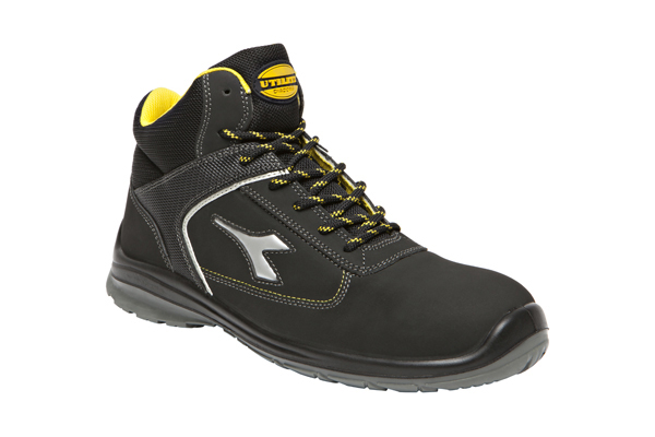 BOTA PIEL NOBUCK S3 NEGRA BLITZ MID DIADORA 47